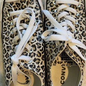 Converse leopard print low top sneakers